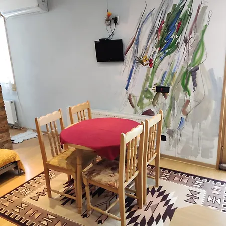 里拉公寓 萨莫科夫